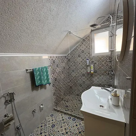Urban Wing Apartment